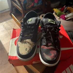 Nike Men’s Sneakers in Black with Tan and Red Camo Toes